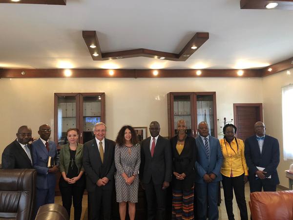 Avec M. le Ministre de l'Enseignement primaire, Secondaire et de l'alphabétisation, M. Anatole Collinet MAKOSSO.